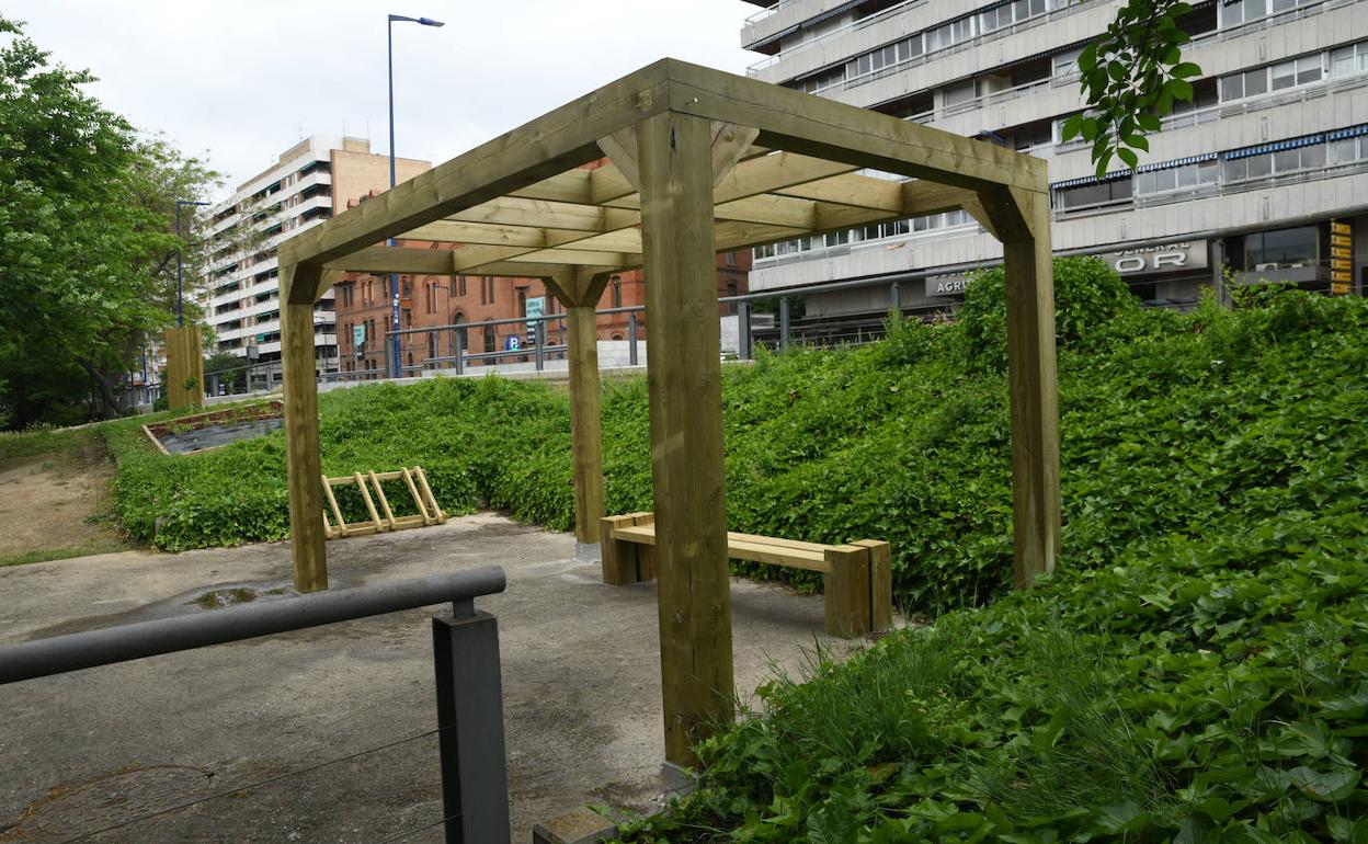 Dos pérgolas en Isabel la Católica y junto al Delibes completan el